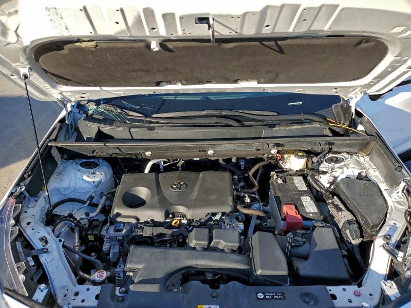 Фото 12 - TOYOTA RAV4