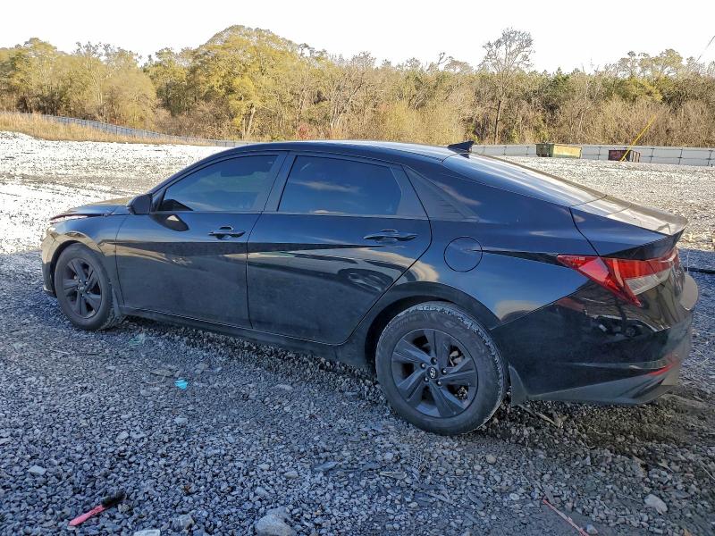 Фото 2 - HYUNDAI ELANTRA