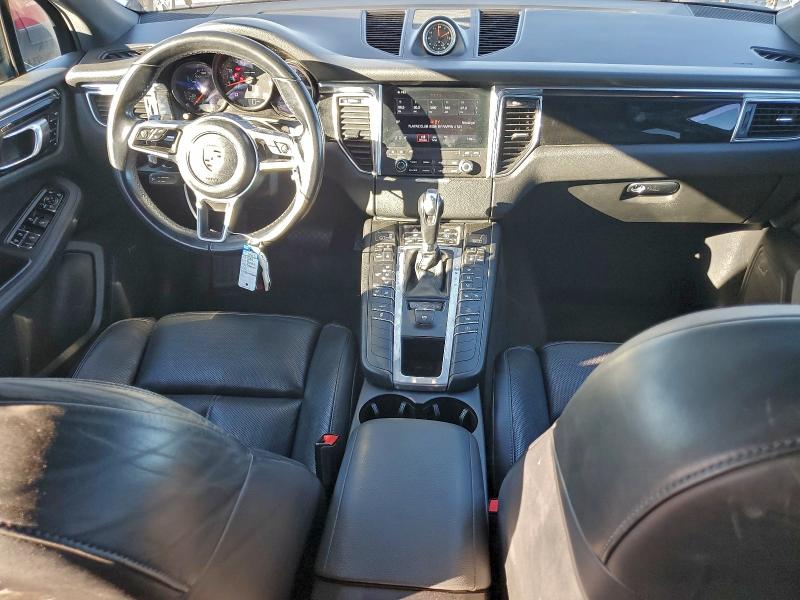 Фото 8 - PORSCHE MACAN