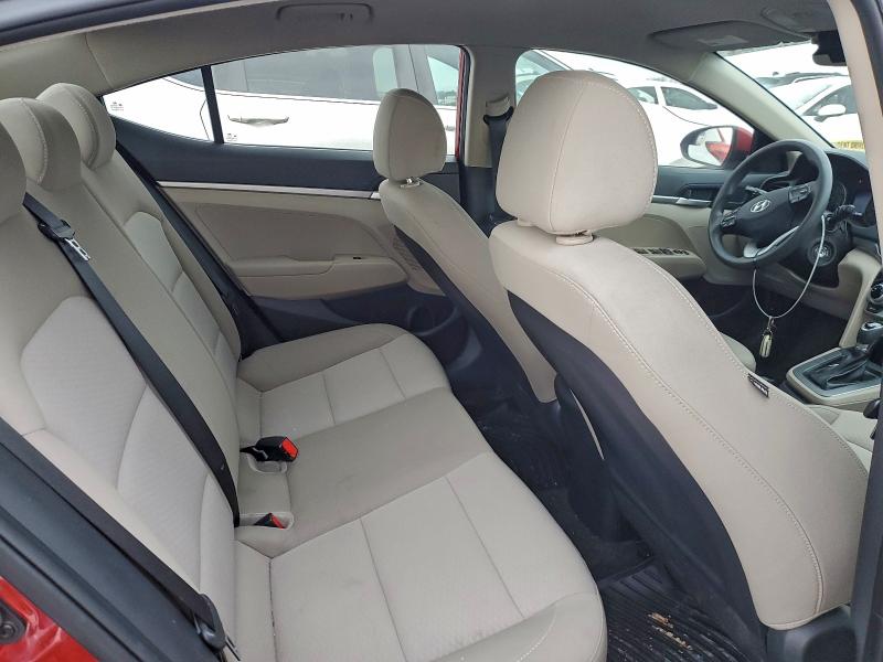 Фото 10 - HYUNDAI ELANTRA