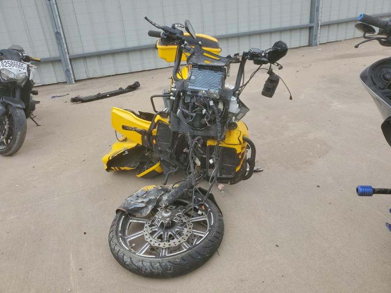 HARLEY-DAVIDSON FL 2015