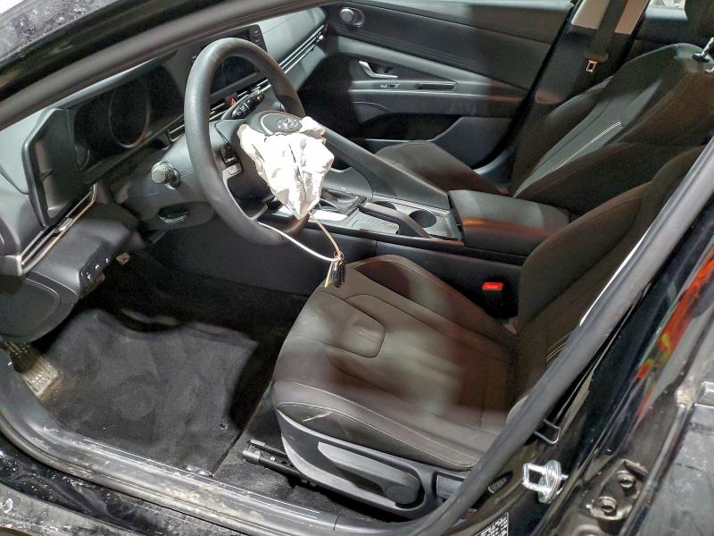 Фото 7 - HYUNDAI ELANTRA