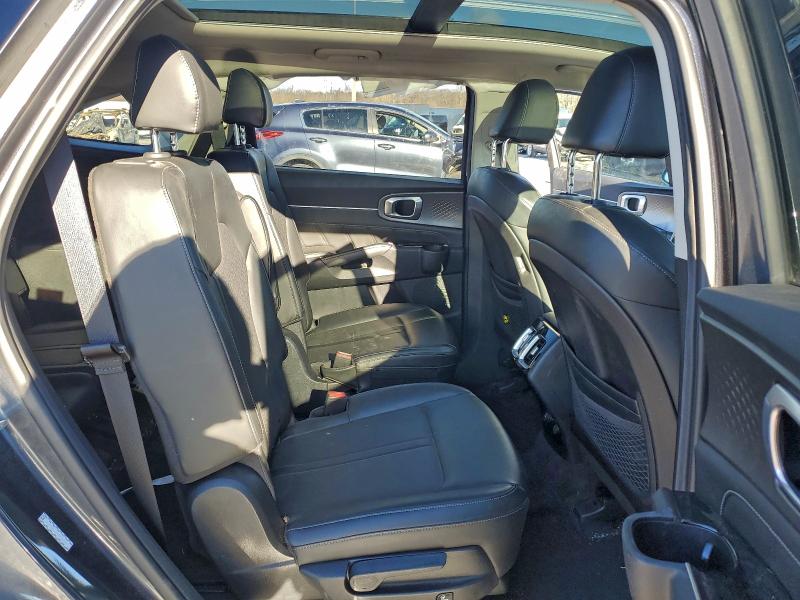 Фото 11 - KIA SORENTO