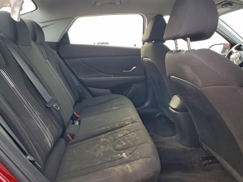 Фото 10 - HYUNDAI ELANTRA