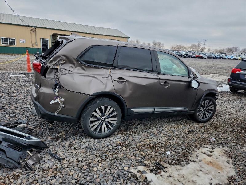 Фото 3 - MITSUBISHI OUTLANDER