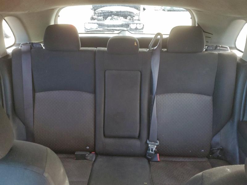 Фото 10 - MITSUBISHI OUTLANDER