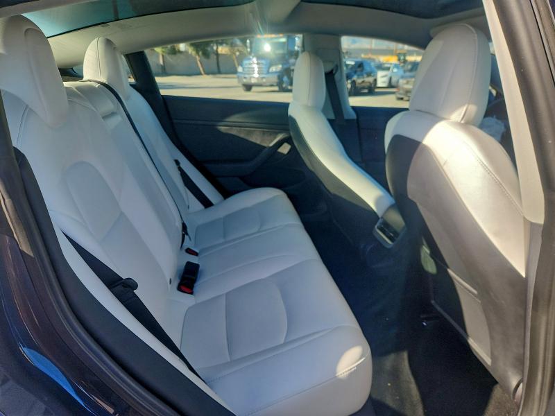 Фото 10 - TESLA MODEL 3