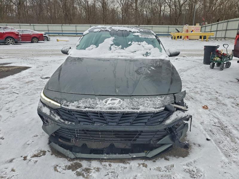 Фото 5 - HYUNDAI ELANTRA