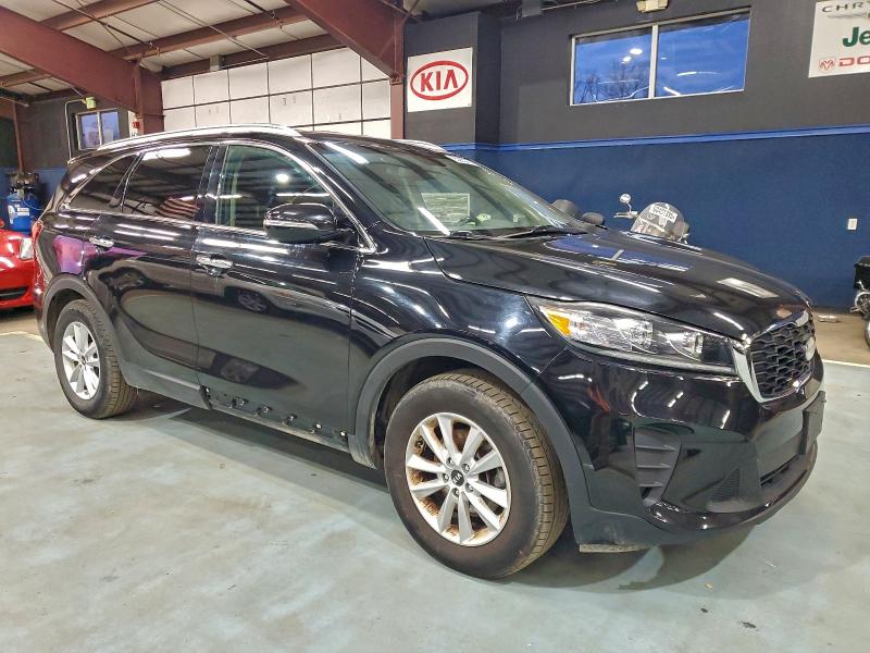 Фото 4 - KIA SORENTO