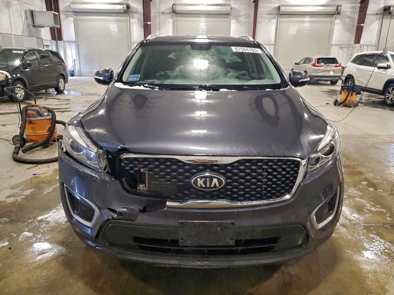 Фото 5 - KIA SORENTO