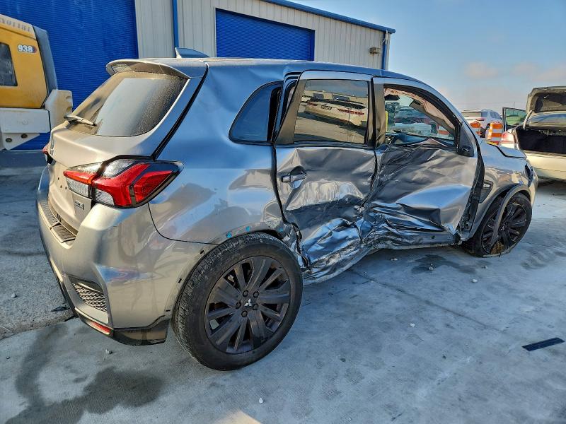 Фото 3 - MITSUBISHI OUTLANDER