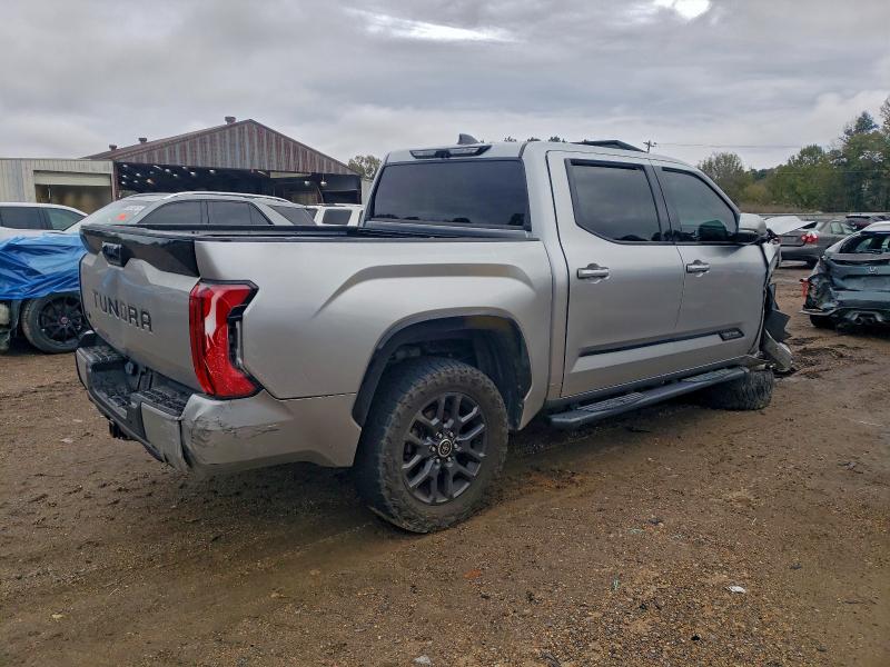 Фото 3 - TOYOTA TUNDRA