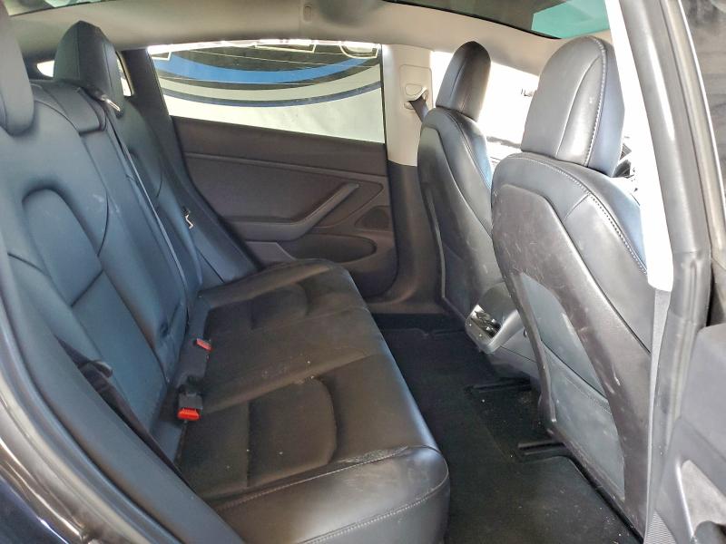 Фото 10 - TESLA MODEL 3