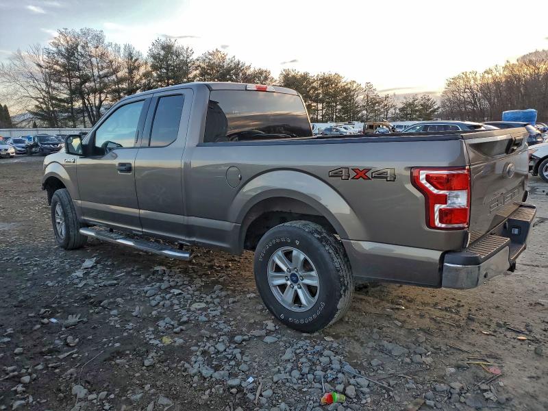 Фото 2 - FORD F-150