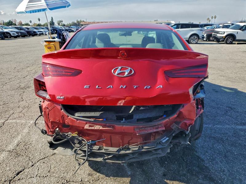 Фото 6 - HYUNDAI ELANTRA