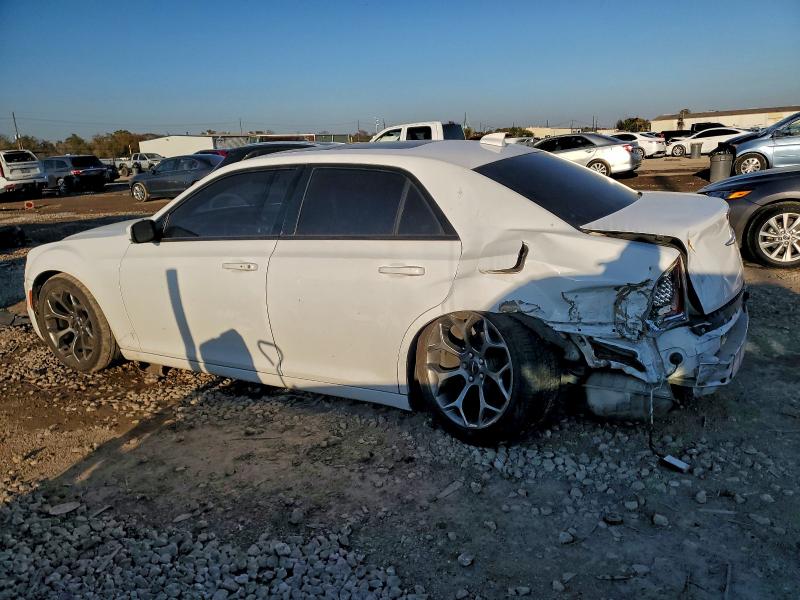 Фото 2 - CHRYSLER 300