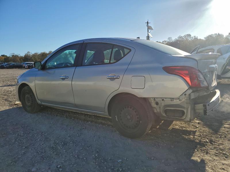 Фото 2 - NISSAN VERSA