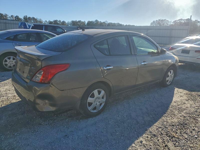 Фото 3 - NISSAN VERSA