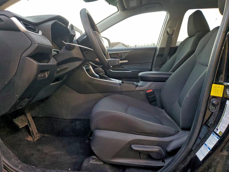 Фото 7 - TOYOTA RAV4