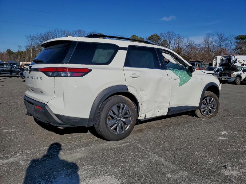 Фото 3 - NISSAN PATHFINDER