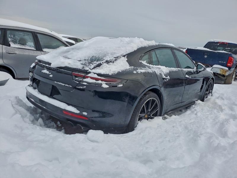 Фото 3 - PORSCHE PANAMERA