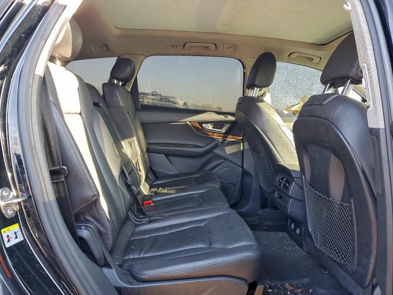 Фото 10 - AUDI Q7