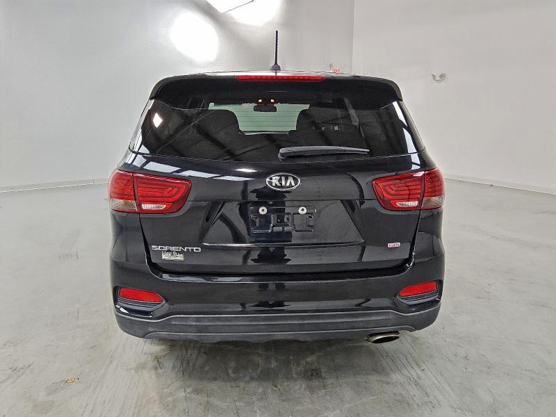 Фото 6 - KIA SORENTO