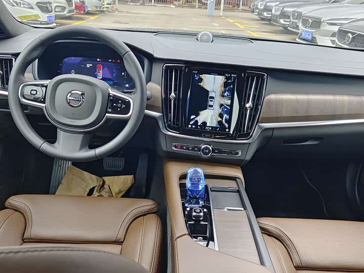 Volvo S90 2025 2025款 B5 智雅豪华版