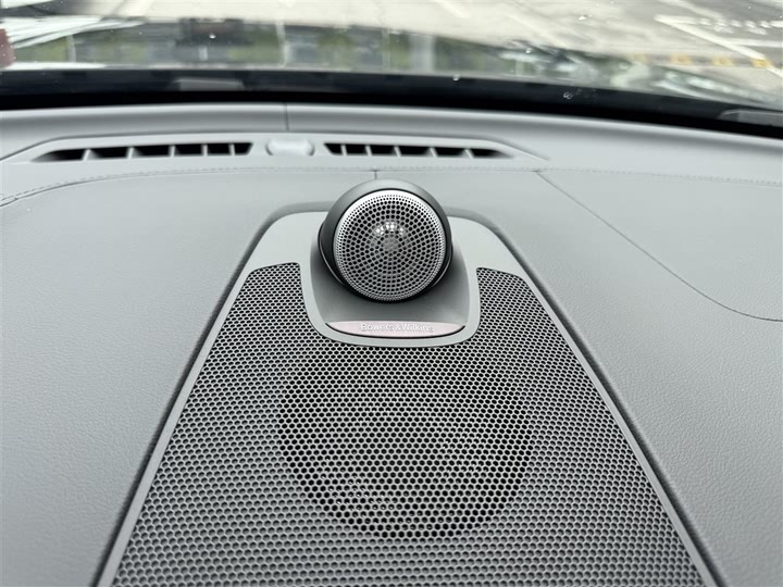 Volvo XC60 Hybrid 2025 2025款 插电式混动 长续航四驱智雅豪华版