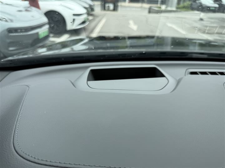 Volvo XC60 Hybrid 2025 2025款 插电式混动 长续航四驱智雅豪华版