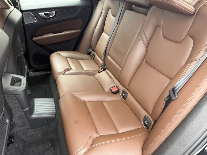 Volvo XC60 Hybrid 2025 2025款 插电式混动 长续航四驱智雅豪华版