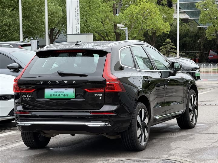 Volvo XC60 Hybrid 2025 2025款 插电式混动 长续航四驱智雅豪华版