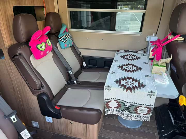 Maxus V90 RV 2021 2021款 2.0T旅行家V90自行式B型房车豪华版纵床