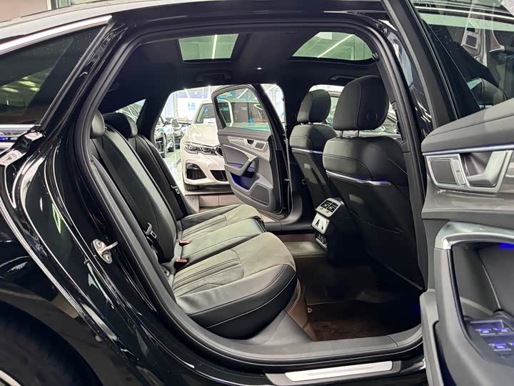 Audi A6L 2025 2025款 45 TFSI 臻选动感型