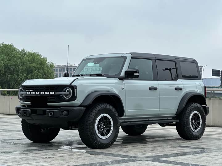 Ford Bronco 2024 2024款 2.3T 长滩大脚越野版