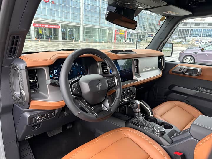 Ford Bronco 2024 2024款 2.3T 长滩大脚越野版