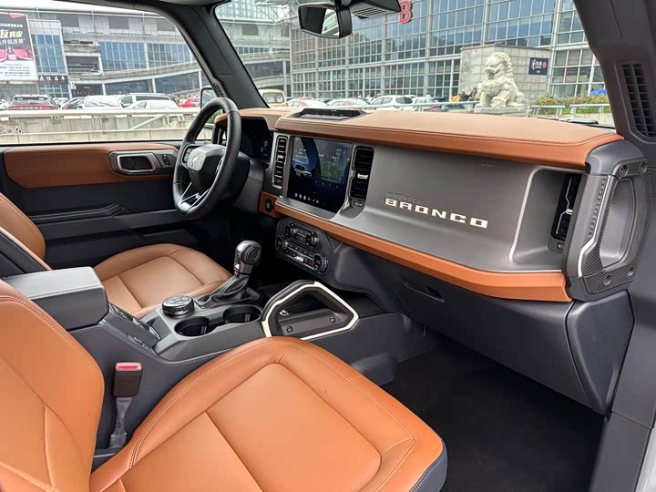 Ford Bronco 2024 2024款 2.3T 长滩大脚越野版