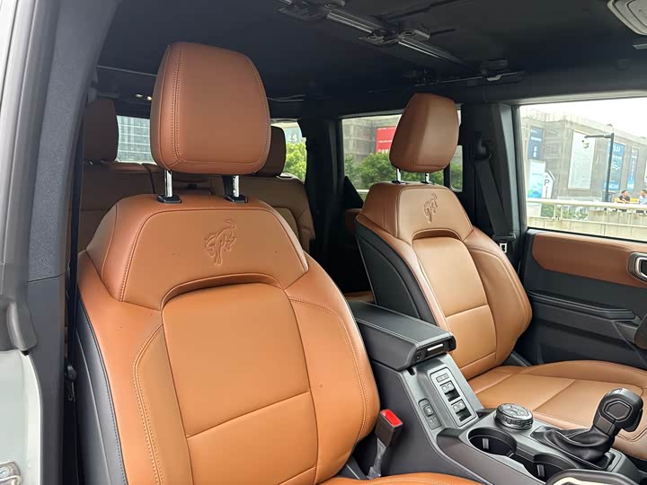 Ford Bronco 2024 2024款 2.3T 长滩大脚越野版