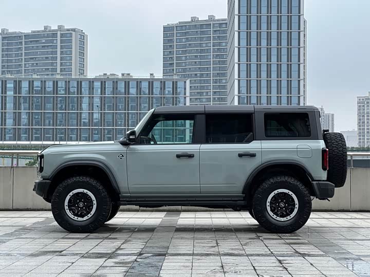 Ford Bronco 2024 2024款 2.3T 长滩大脚越野版
