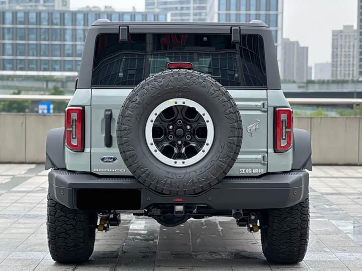 Ford Bronco 2024 2024款 2.3T 长滩大脚越野版