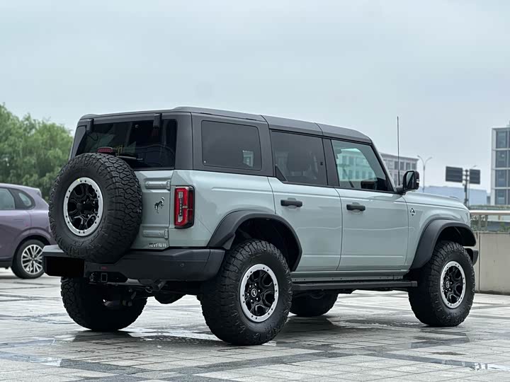 Ford Bronco 2024 2024款 2.3T 长滩大脚越野版