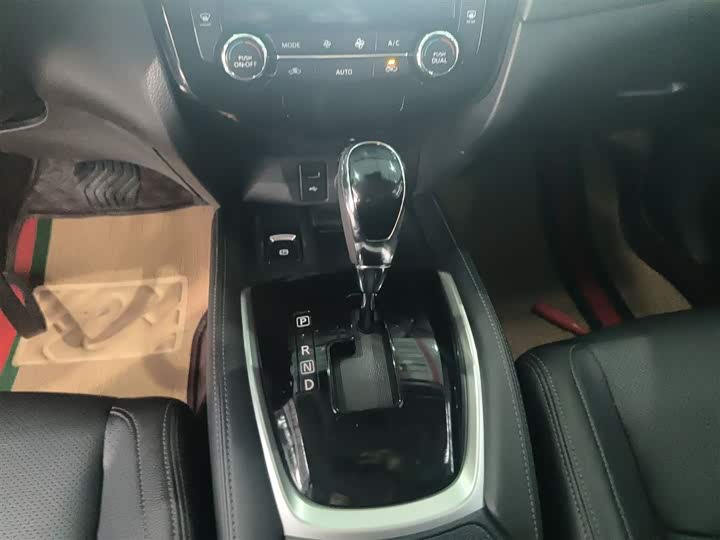 Nissan X-Trail 2023 2023款 经典 2.0L 两驱智联臻享版