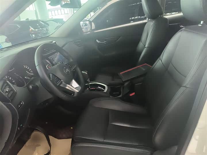 Nissan X-Trail 2023 2023款 经典 2.0L 两驱智联臻享版