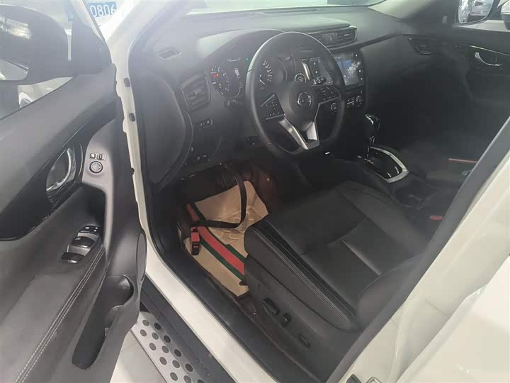 Nissan X-Trail 2023 2023款 经典 2.0L 两驱智联臻享版