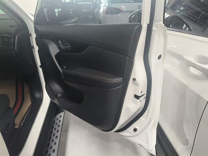 Nissan X-Trail 2023 2023款 经典 2.0L 两驱智联臻享版