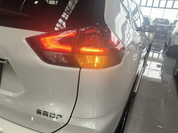 Nissan X-Trail 2023 2023款 经典 2.0L 两驱智联臻享版