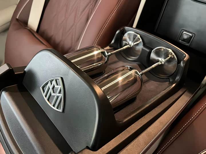 Mercedes-Benz GLS-Class 2025 2025款 GLS 450 4MATIC 动感型