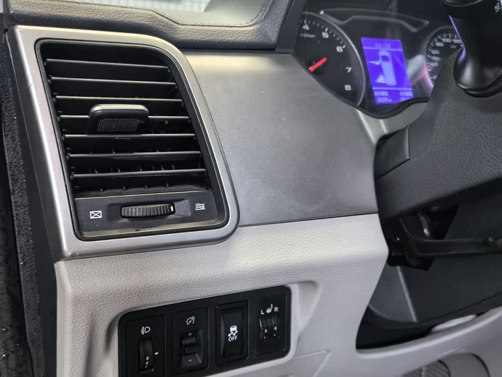 JAC Refine M4 2022 2022款 2.0TGDI 自动商旅版