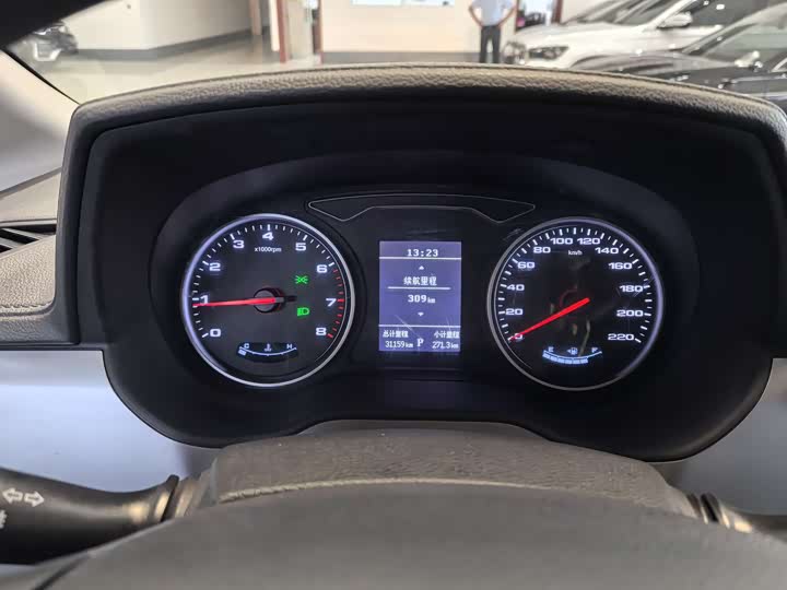 JAC Refine M4 2022 2022款 2.0TGDI 自动商旅版