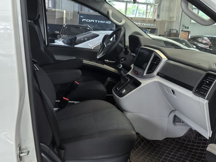 JAC Refine M4 2022 2022款 2.0TGDI 自动商旅版